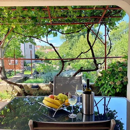 Apartment Fuer 4 Personen Ca 45 M In Silo, Adriakueste Kroatien Kroatische Inseln